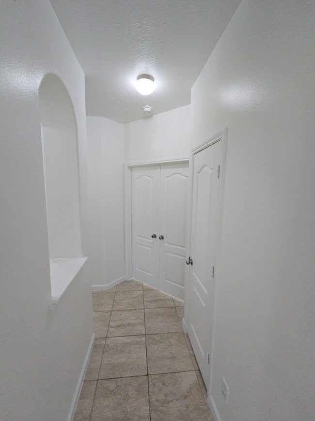 Building Photo - 1306 Squire Dr