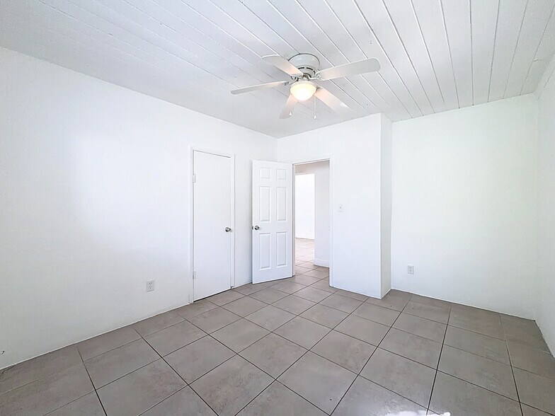 Building Photo - 401 NW 16th Ave