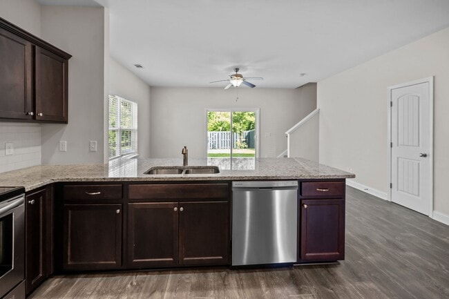 Building Photo - 147 Ainsdale Dr