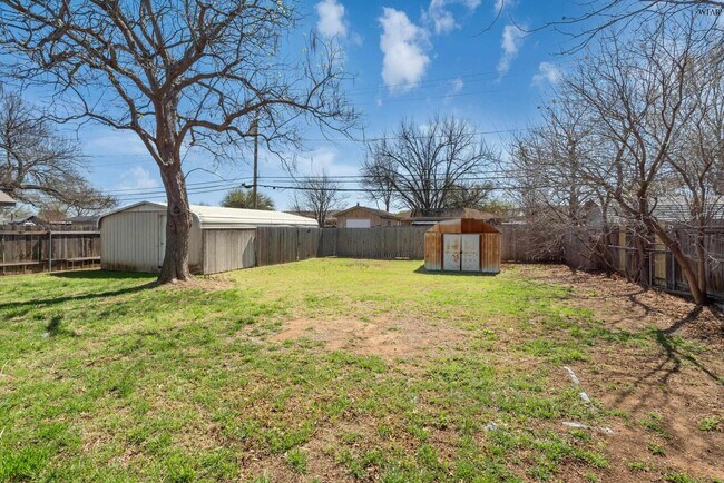 Building Photo - 5115 Kingston Dr