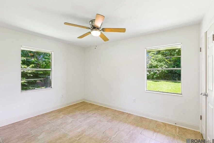 Building Photo - 8977 Nolen Dr