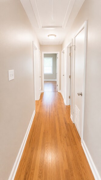 Building Photo - 3687 Windcrest Rd