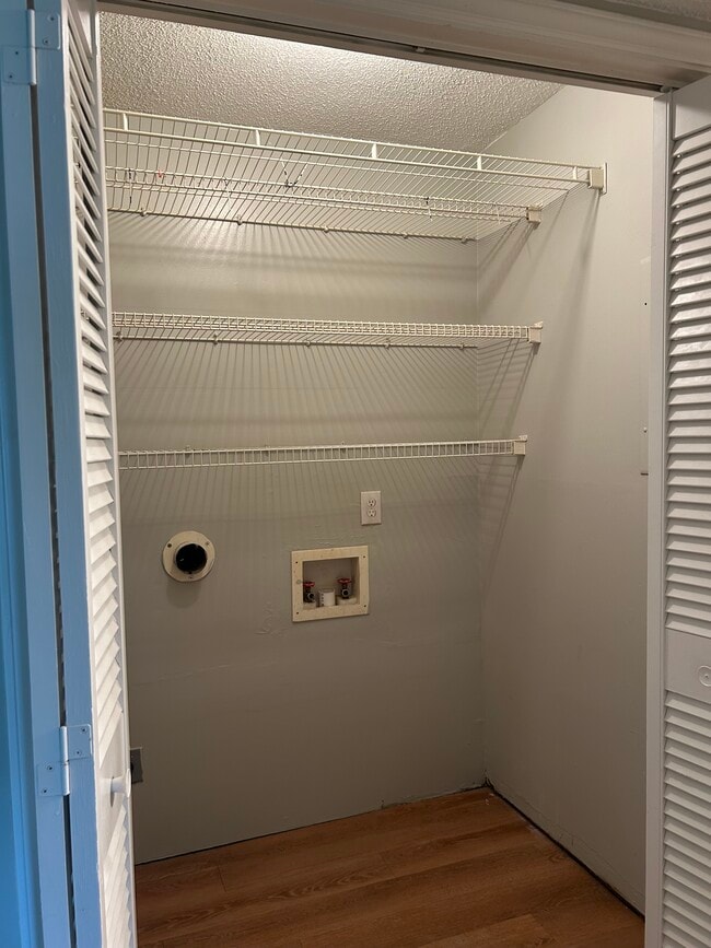 Separate laundry room - 208 Northpoint Ave Unit F