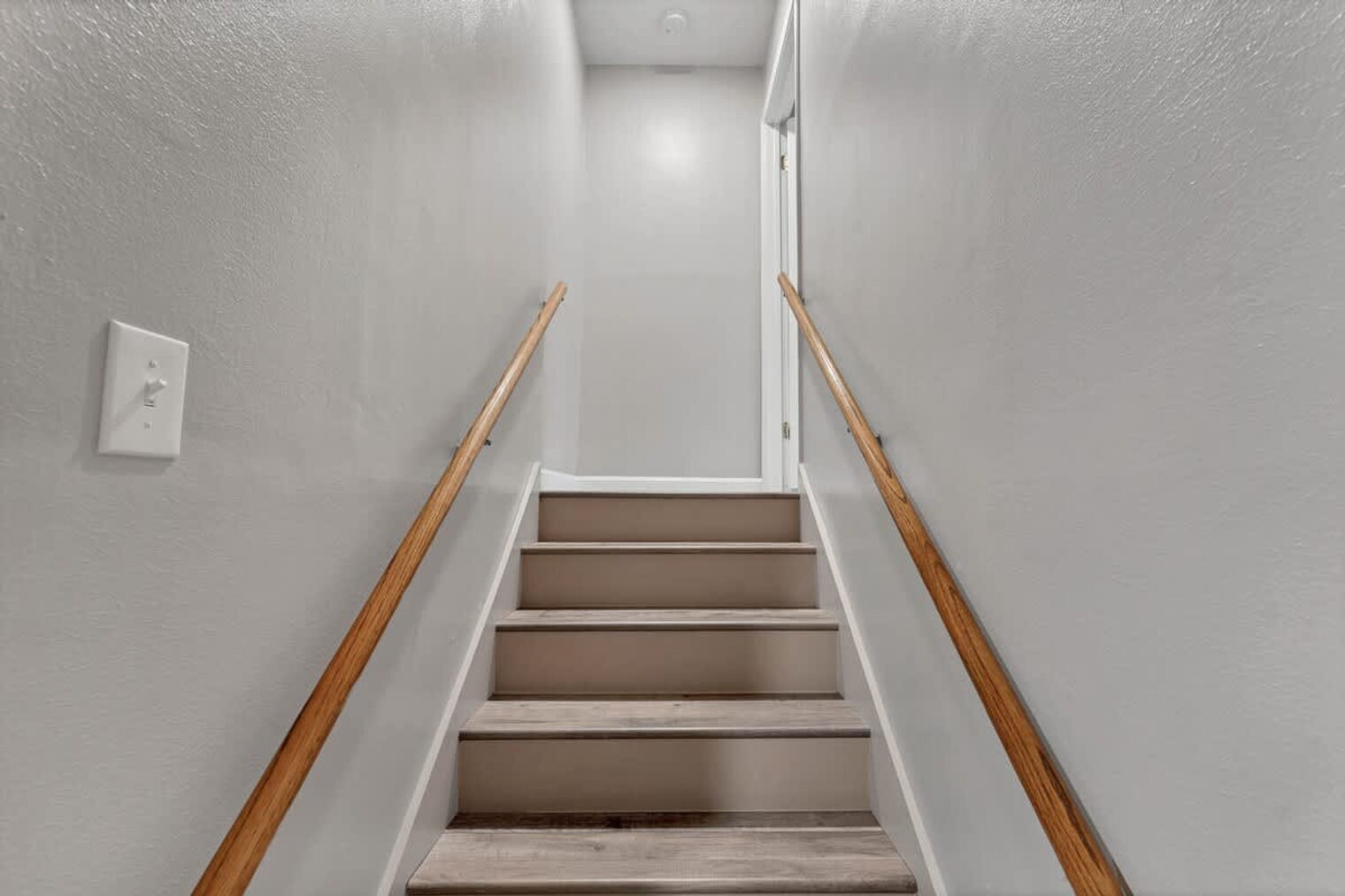 Building Photo - 1142 Amanda