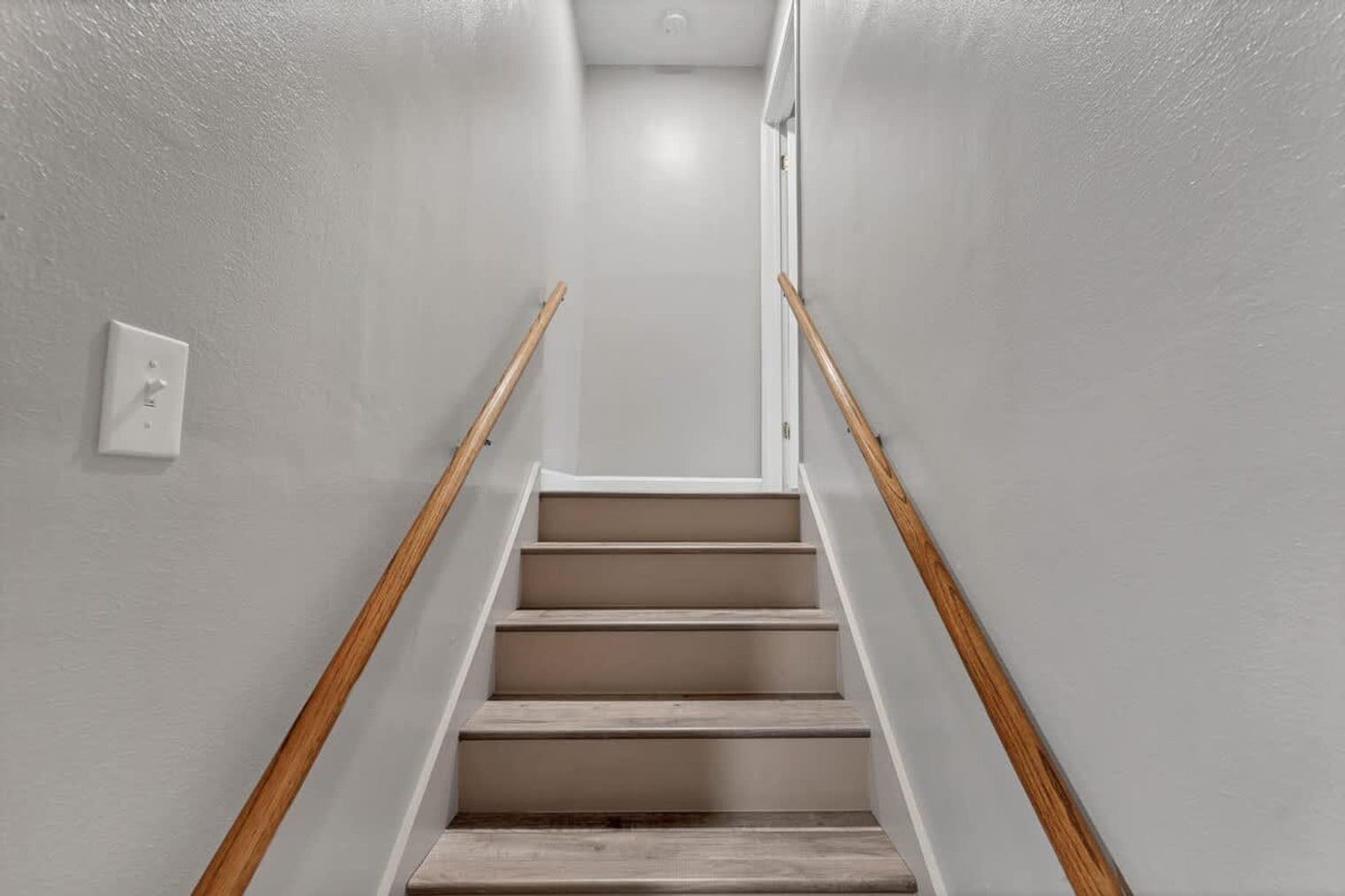 Building Photo - 1142 Amanda-SI ID1351227P