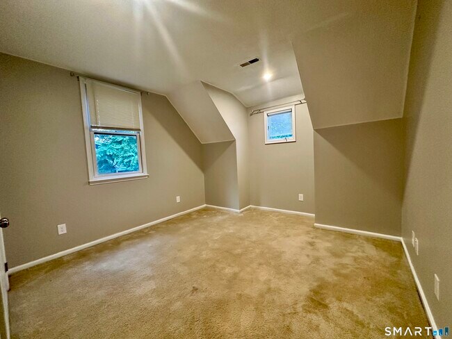 Building Photo - 918 Quinnipiac Ave