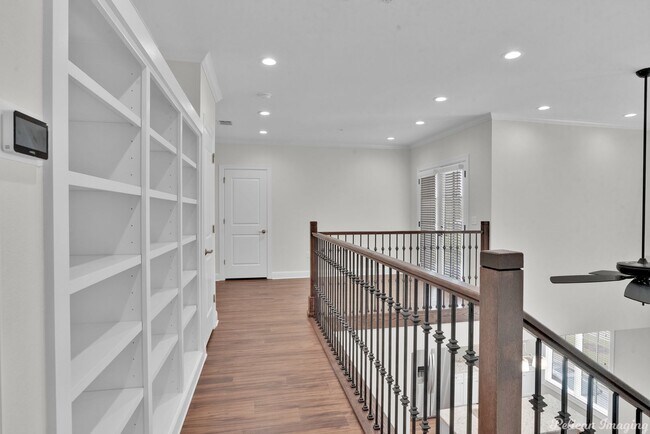 Building Photo - Luxury, Convenience & Fun All in One! Noth...