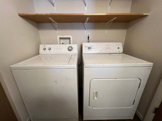 Building Photo - 611 E Burnsville Pkwy