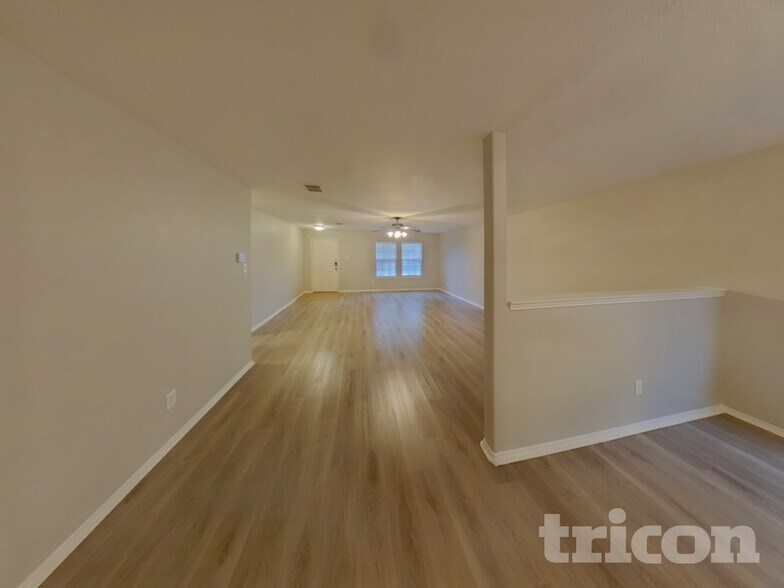 Building Photo - 534 Blue Sage