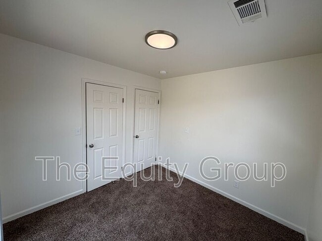 Building Photo - 514 N Summers St