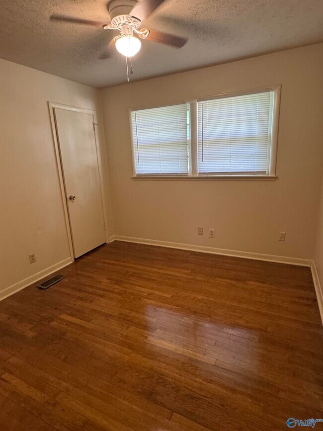Building Photo - 3913 Battlefield Dr NW
