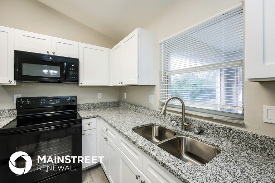 Building Photo - 3814 21st St SW