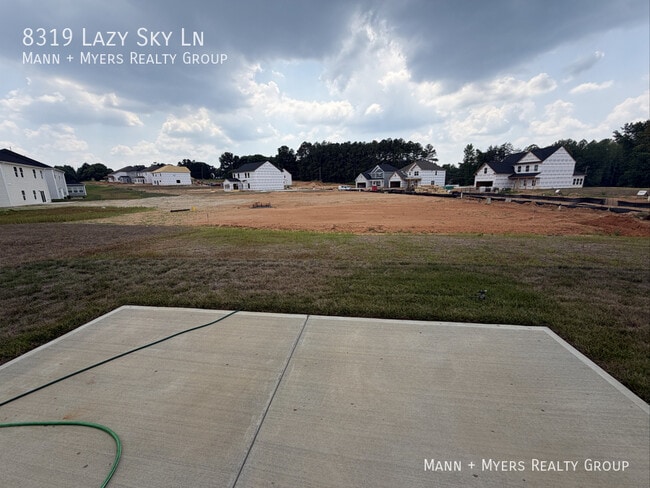 Building Photo - 8319 Lazy Sky Ln