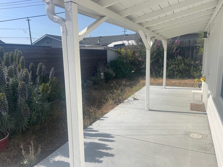 Building Photo - 1146 1st St