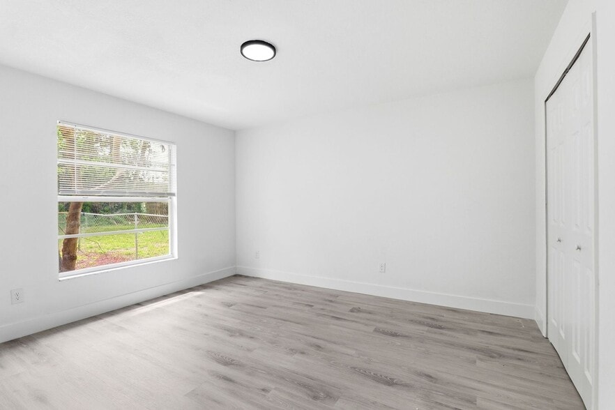 Building Photo - 1214 Pace Dr NW