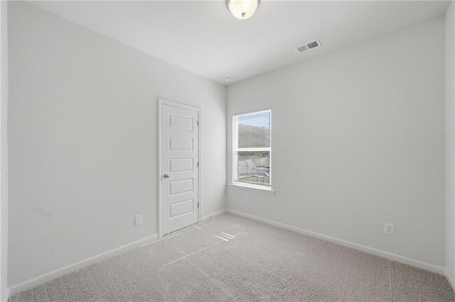 Building Photo - 1670 Eagle Dr