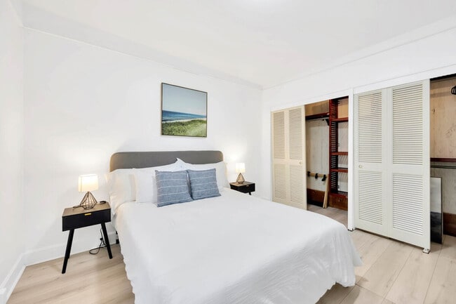 Building Photo - 10755 Clara Ln