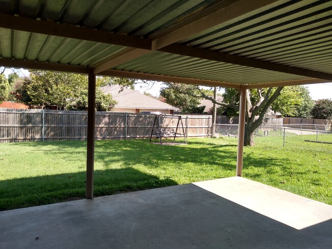 Covered Patio - 714 Cindy Dr