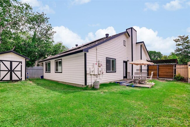 Building Photo - 4702 Crest Oak Rd