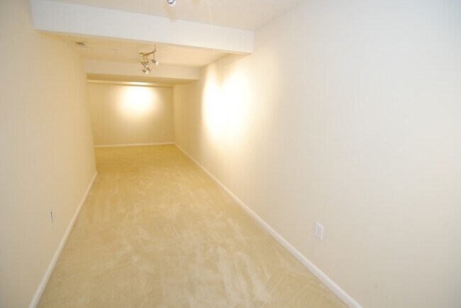 Building Photo - 69 Georgetown Dr