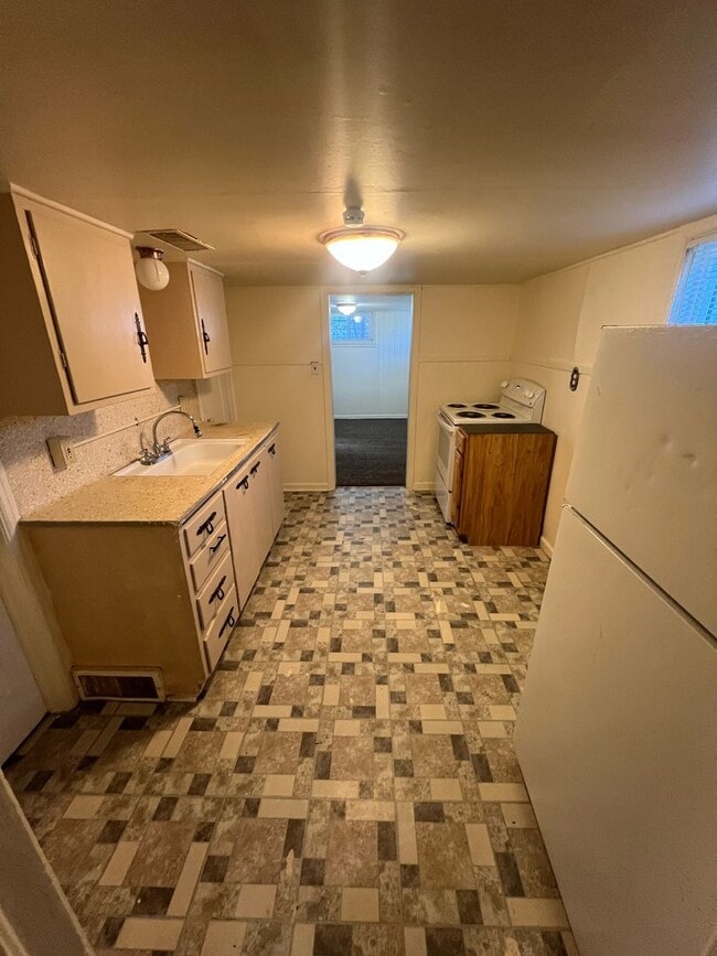 Building Photo - 501-507 N Hayes