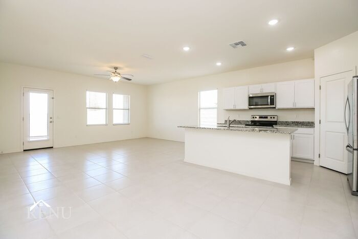 Building Photo - 18392 Los Gabrieles Wy