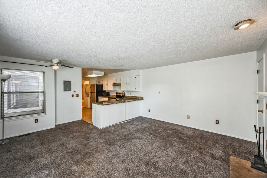 Building Photo - 982 S Dearborn Way