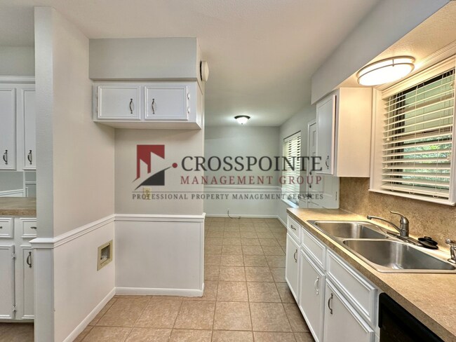 Building Photo - COMING SOON! 3 Bedroom 2 Bath in Flint!