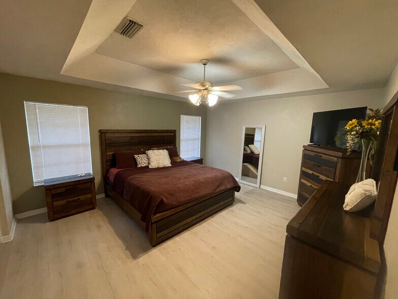 Building Photo - 6746 NW 37th Ter