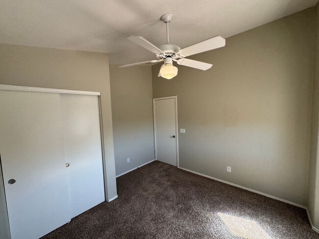 Building Photo - 3 Bedroom - 2 Bath - 1285 Sq. Ft.  - 2 Car Garage - Marana