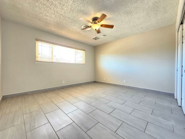 Building Photo - Beautiful interior and Convenient feature!...