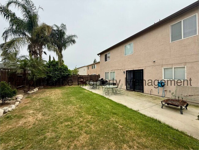 Building Photo - Spacious 5 Bed/3 Bath + Office in SW Bakersfield w/ RBP & $0 Deposit Option