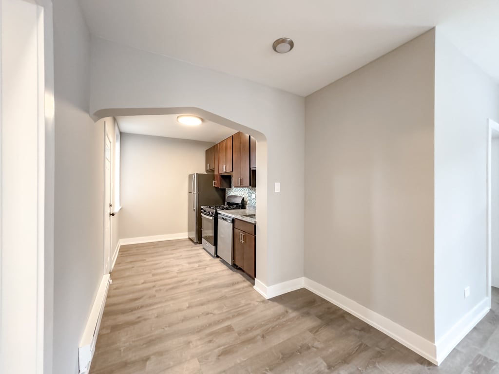 Building Photo - 4412 N Wolcott Ave