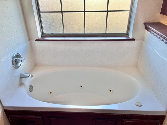 Building Photo - 628 Allison Ln