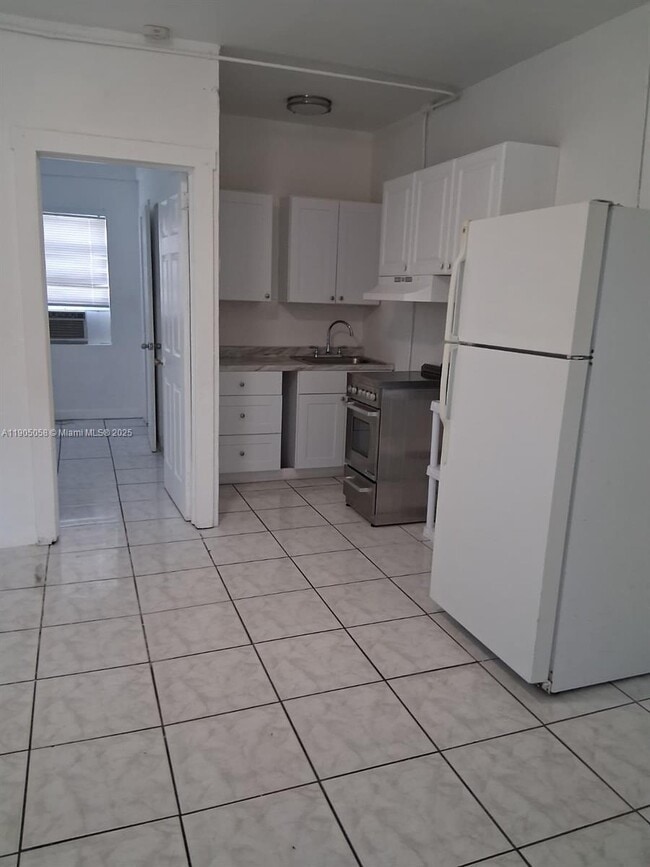 Primary Photo - 2549 NE 190th St