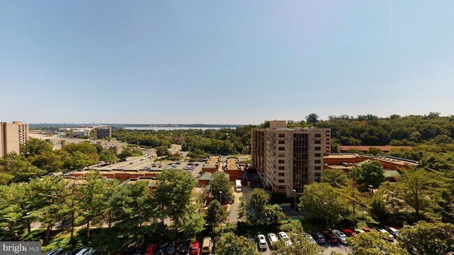 Building Photo - 2059 Huntington Ave