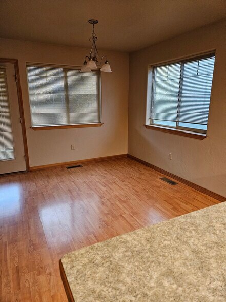 Building Photo - 2933 N 27th Ave