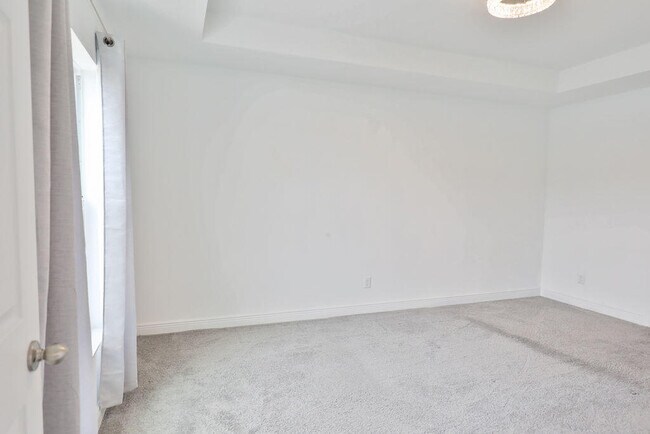 Building Photo - 9725 Starboard Dr