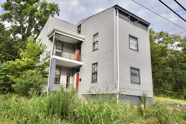 Building Photo - 1859 Baltimore Ave
