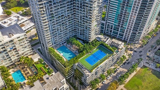 Building Photo - 121 NE 34th St