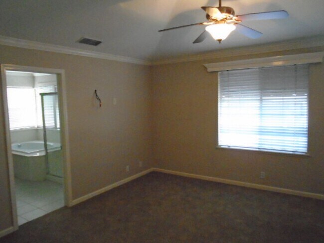 Building Photo - NICE TWO STORY, 3 BEDROOM, 3 FULL BATHROOM...
