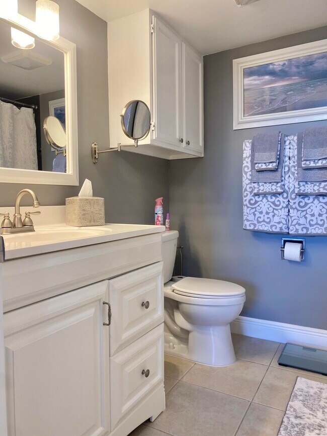 Building Photo - 18 Royal Palm Way