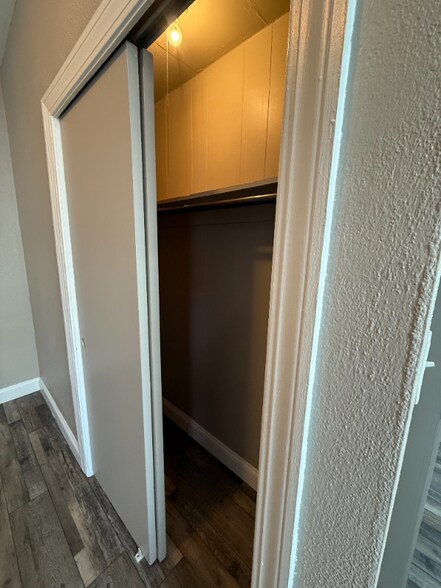 Building Photo - 1862 Beacon St