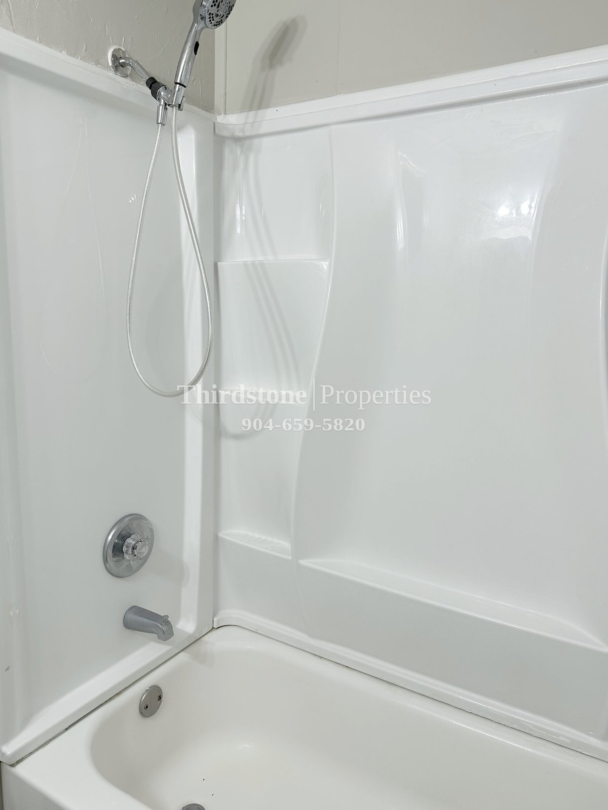 Building Photo - 3518 Japonica Rd N