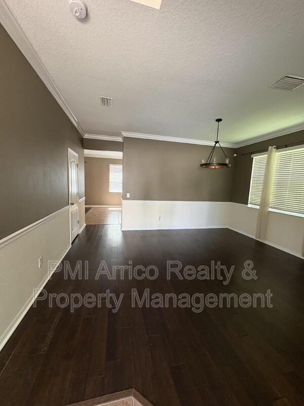 Building Photo - 5822 Tulip Flower Dr