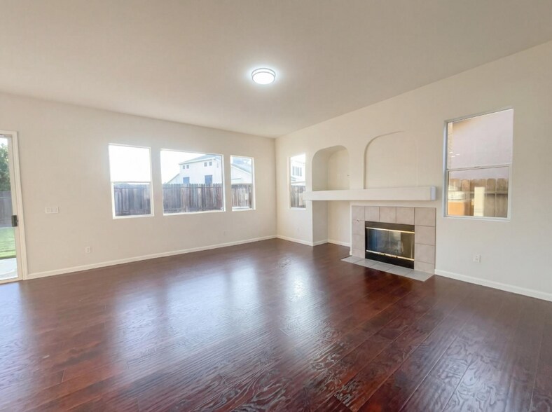 Building Photo - 8137 Wyndwillow Way