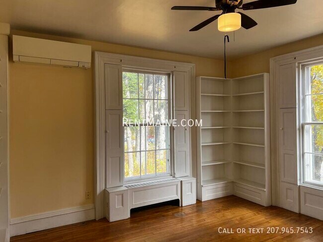 Building Photo - 92 Main Rd N