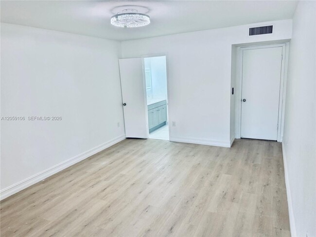 Building Photo - 7011 Crown Gate Ct