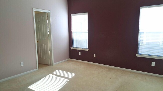 Building Photo - 21842 Grassy Hill Ln