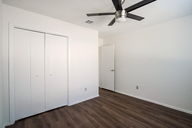 Building Photo - 612 Greenlawn Blvd